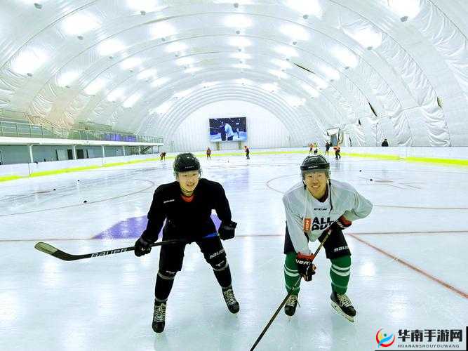尾巴插件 PLAY 冰球带来独特的冰雪运动魅力与激情体验