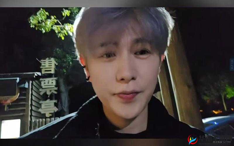 虎牙主播童锦程携同在石前往酒吧视察工作进展直言：看他们如何开展工作