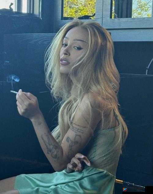 美国暴躁女 RAPPER：她的音乐之路与独特风格展现