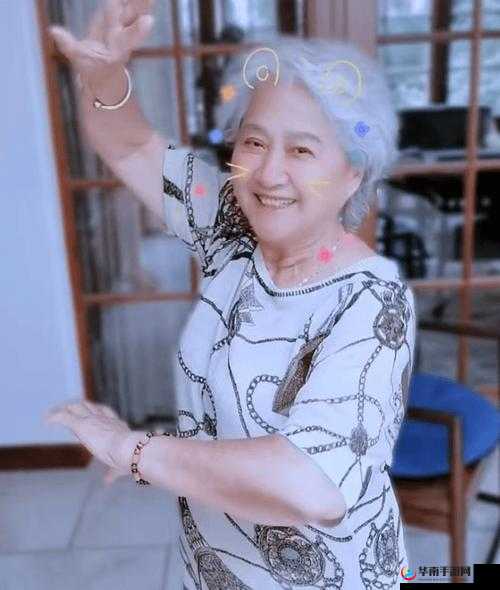 老女人历经沧桑却依然心怀梦想：勇敢追求新生活