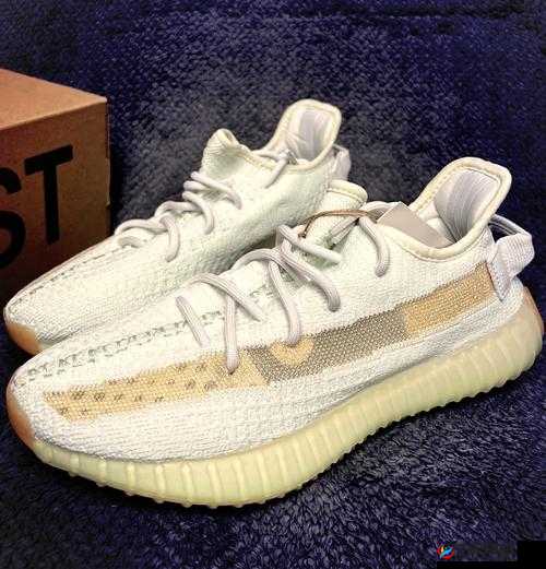 Yeezy350 亚洲：时尚潮流运动鞋的璀璨之星