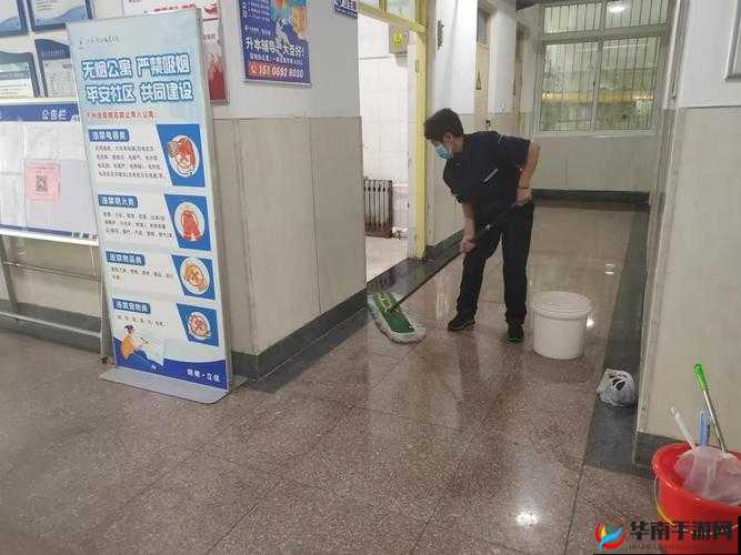 重金雇佣保洁阿姨进入大学以提升校园环境品质