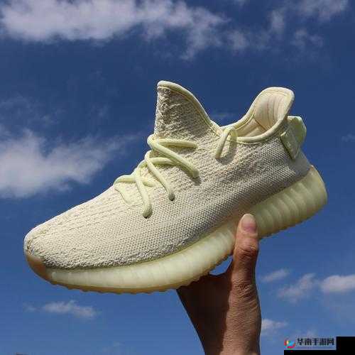 YEEZY350V2 亚洲配色：展现独特魅力与时尚风格的潮鞋之选
