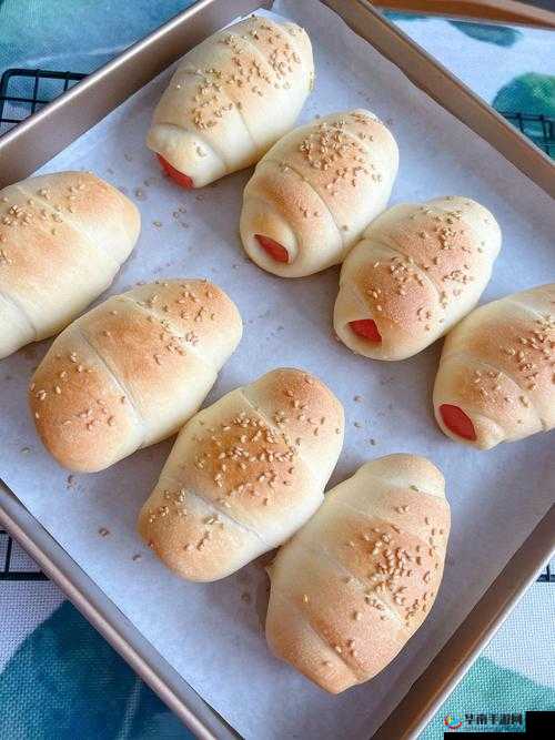 小洞想吃香肠喝牛奶了：那就赶紧去满足他的小愿望吧