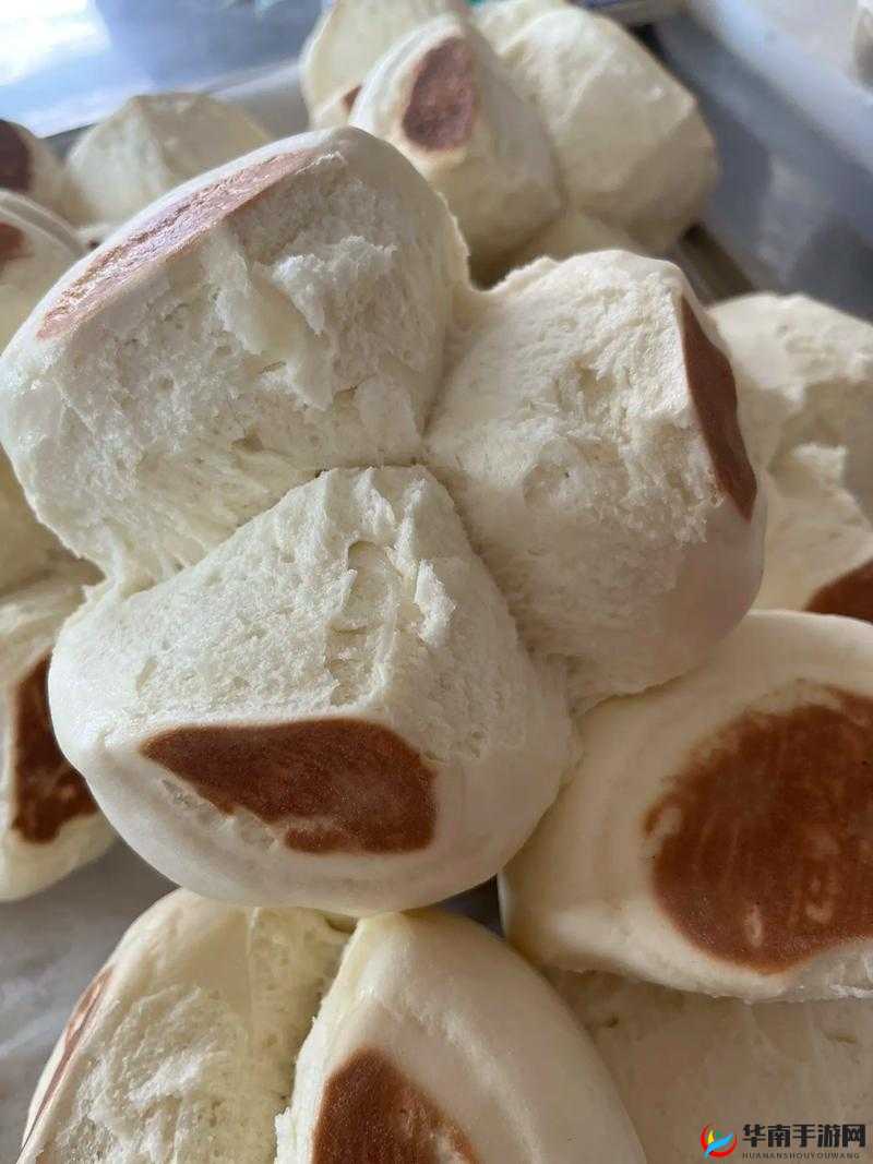 一对白花花的大馒头：让人垂涎欲滴的美味面食