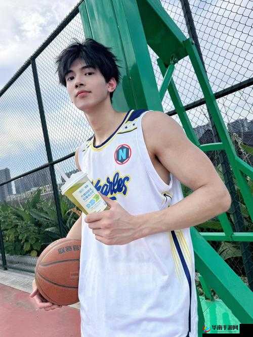 免费中国帅气体育生 GARY：逐梦绿茵的青春风采