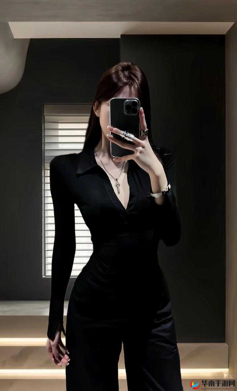 御姐 AVOVE ：高冷气质下的神秘魅力与强大气场