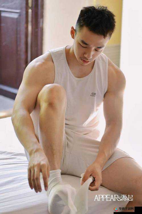 18gay 亚洲男同猛男激情肉搏大战：无码湿身肉搏现场太火辣