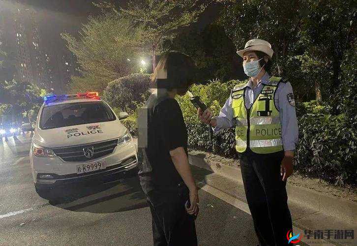 女交警执勤时被司机强行口爆：她的职业道德和法律责任