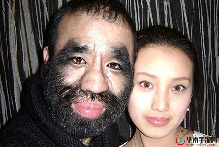 岳丰满多毛的大隂户老太：一个独特而引人注目的人物