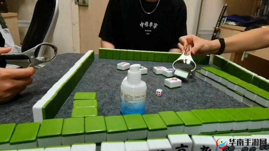 打麻将男人的悠闲生活：洗牌、码牌、胡牌，一气呵成