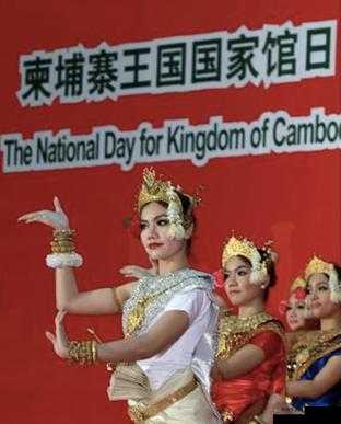 柬埔寨最大胆人体艺术：展现独特艺术魅力与文化内涵