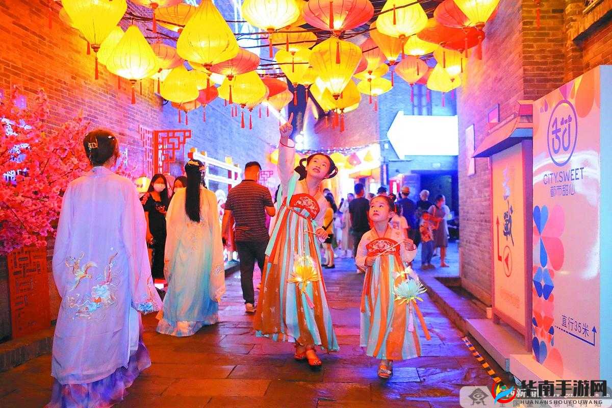 祁进和谁一同中秋赏月天街观灯