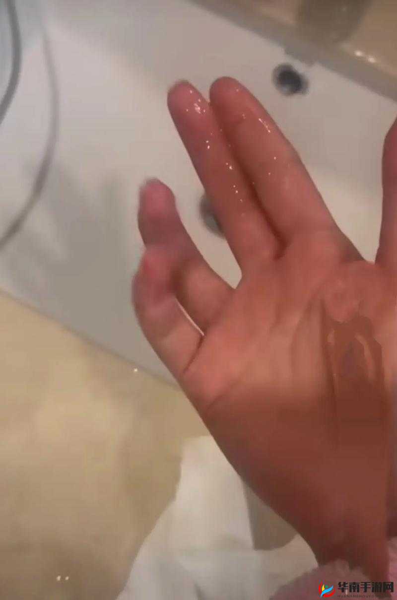 手指划入缝隙挖水的技巧及其在特定情境中的应用和注意事项