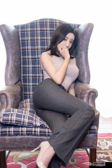 亚洲成熟少妇 18：探究成熟女性魅力的奥秘