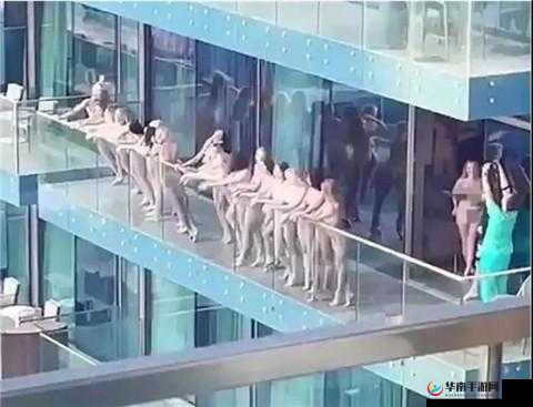 美女露胸露尿道 100% 无遮挡：挑战视觉极限的震撼画面