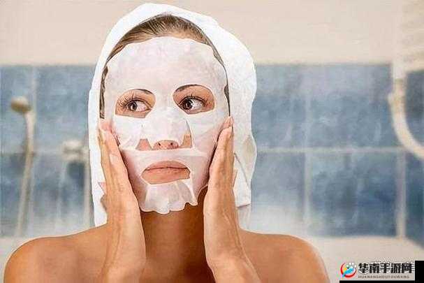 一个在上吃一个在下面敷面膜：如此独特的场景究竟为何