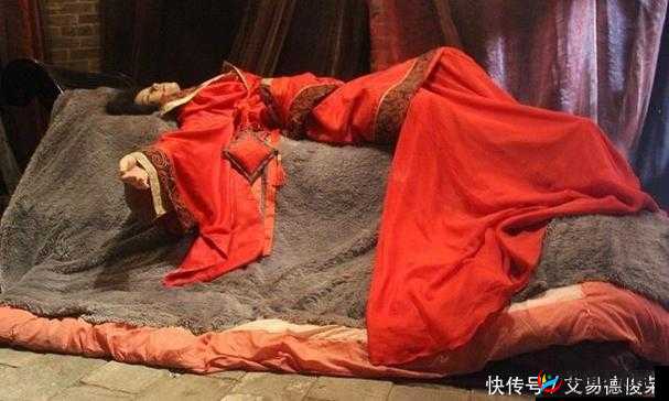 李自成把陈圆圆放在八仙桌前，这是真的吗？