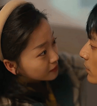 她是如何慢迎迎合徐平雪的？