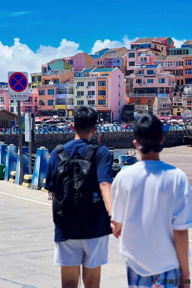 两个男生一个女生结伴出游：探索未知风景的独特旅行体验与友情故事