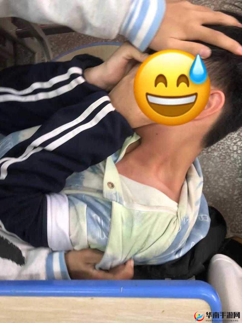 班里男生当全班我扒衣服事件引发热议，背后真相令人深思