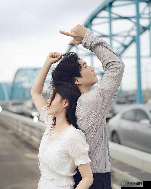 什么样的情侣被称为最美情侣？他们之间有哪些甜蜜瞬间？免费观看视频大全图片带你领略最美情侣的浪漫故事