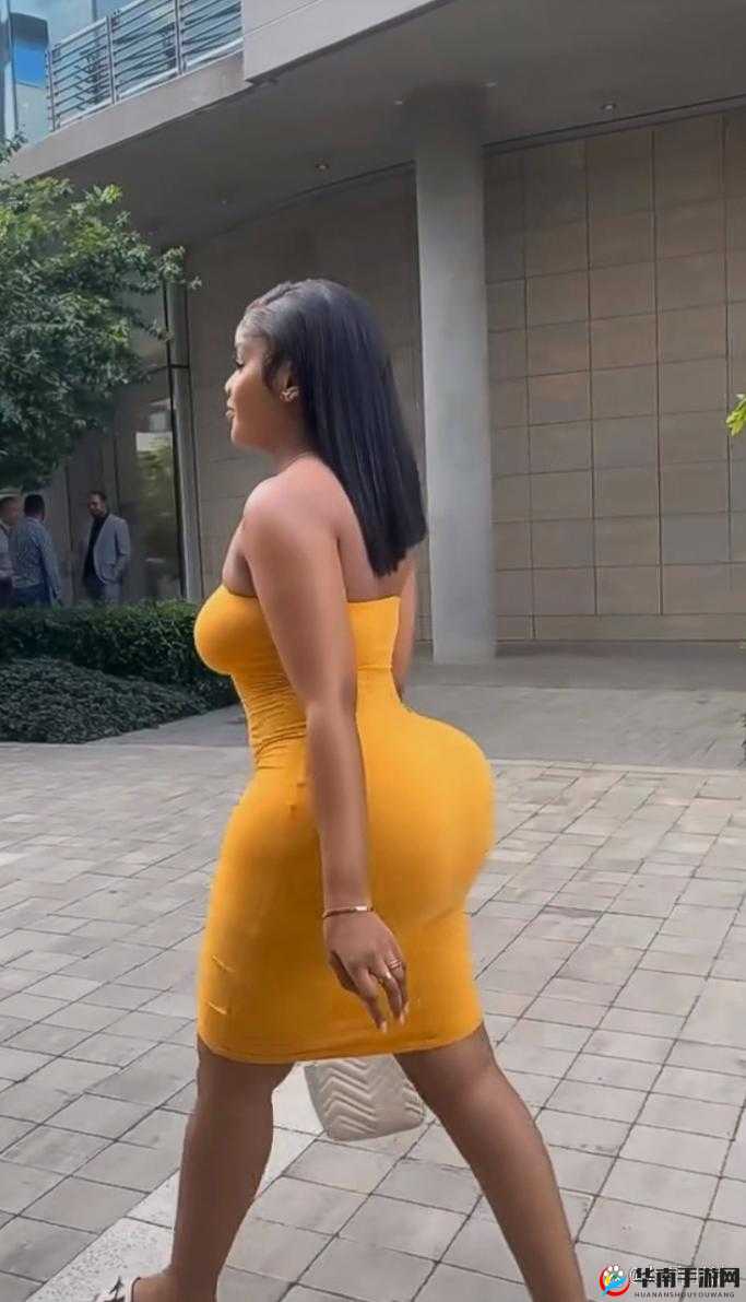 亚洲娇小与黑人巨大的对比：探索不同体型背后的文化与健康影响