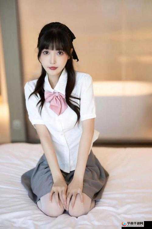 JK白丝尿裤子事件引发热议：校园文化背后的深层次思考与讨论