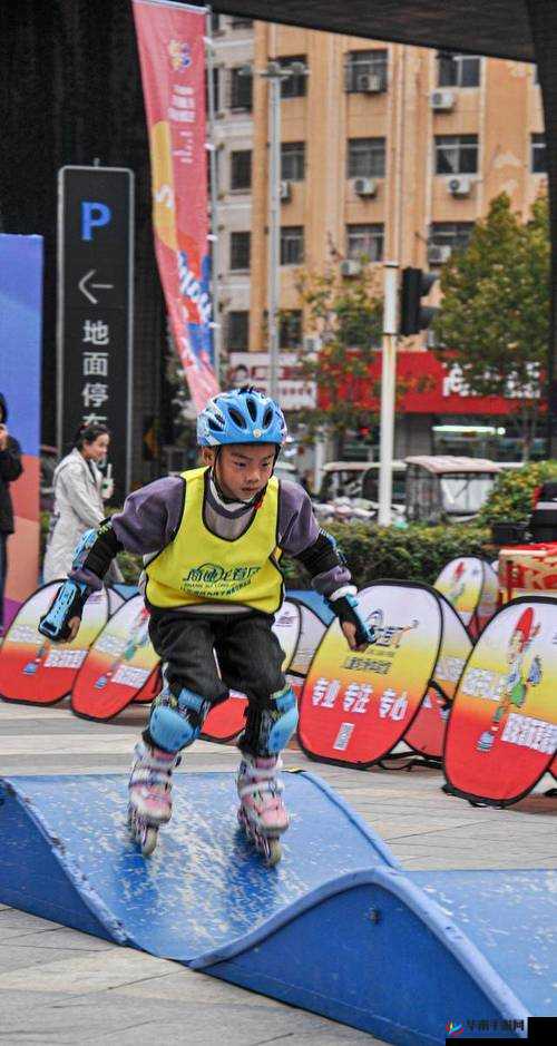 轮滑少年的热血青春：挑战自我，追逐梦想