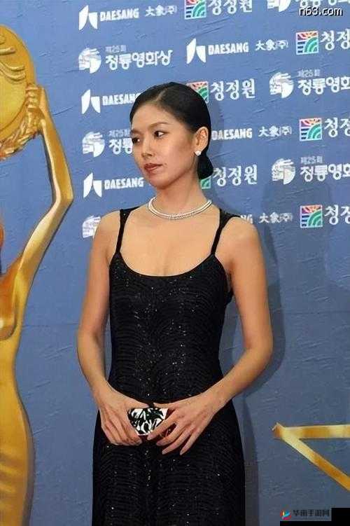 李恩珠登台领奖视频震撼来袭她在台上有何精彩表现？快来一探究竟