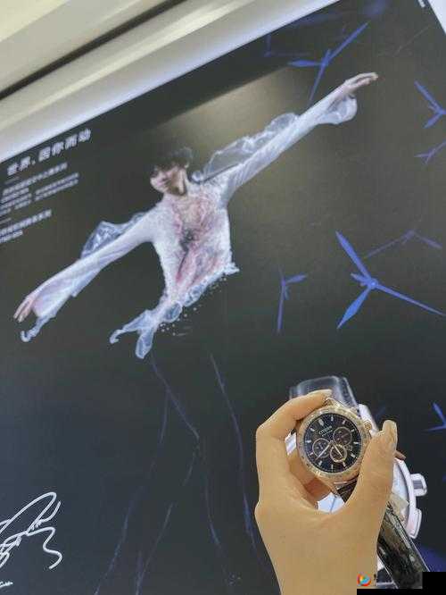 结弦毕业式后羲母的礼物究竟是什么？引发全网好奇与热议