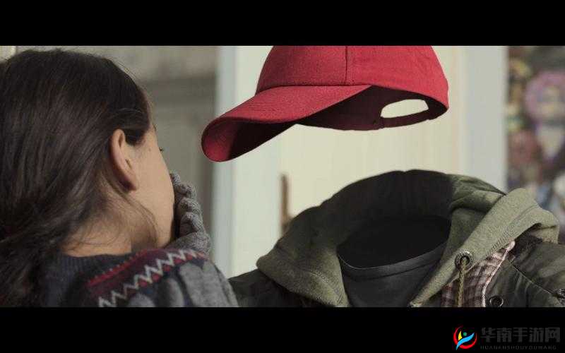 海角披风少年妈妈视频为何如此火爆？带你一探究竟其播放背后的故事