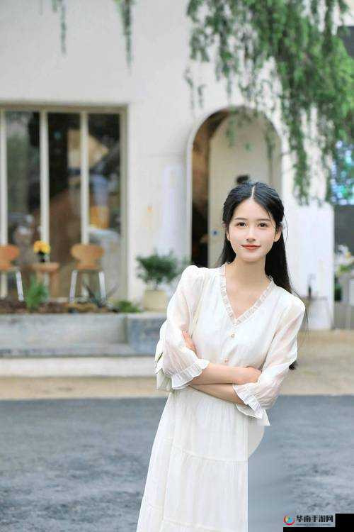 校花在校园中一直是备受瞩目的焦点，她们的美丽和气质常常让人难以忽视而今天，我们要为大家带来一组校花的照片，让你一次看个够这些校花不仅拥有迷人的外表，还有着独特的气质和才华她们是校园中的佼佼者，也是大家心目中的女神让我们一起欣赏这些校花的美丽瞬间，感受她们的青春活力和魅力无限