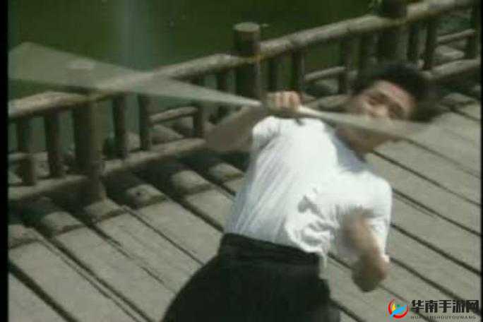 青青河边草免费视频大全：重温经典，感受纯真爱情这个不仅完整呈现了输入的关键字，还通过重温经典和纯真爱情等词语，吸引了用户的兴趣，同时也有利于百度 SEO 优化