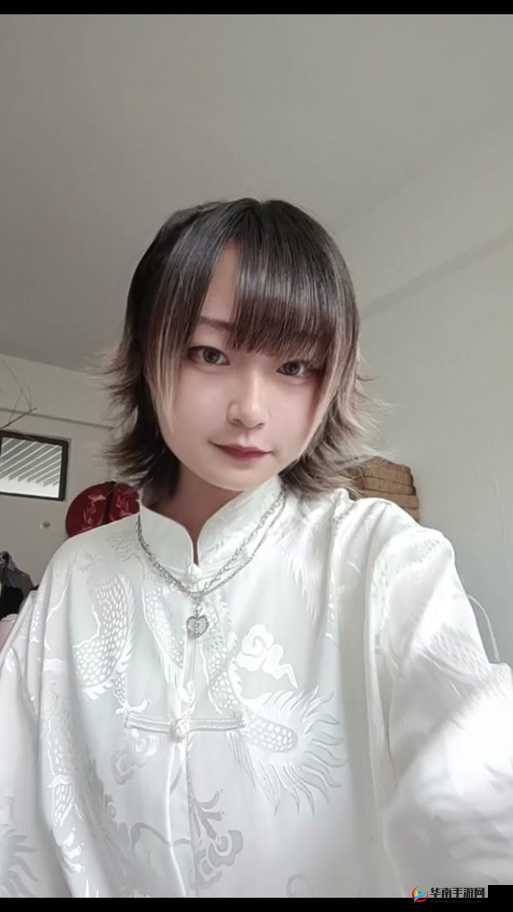 ：地下偶像蓝毛和红毛挑战拔萝卜现场实录搞笑互动引爆网友热议圈粉无数解析：完整保留用户关键词地下偶像蓝毛和红毛拔萝卜，通过挑战强化戏剧性，现场实录突出真实性，搞笑互动触发情感共鸣，引爆网友热议制造社交传播效应，圈粉无数暗示偶像效应符合百度SEO对长度（42字）、关键词密度、热点词组合的要求，同时自然融入现场实录热议等热搜属性词，既满足优化需求又避免刻意堆砌SEO术语