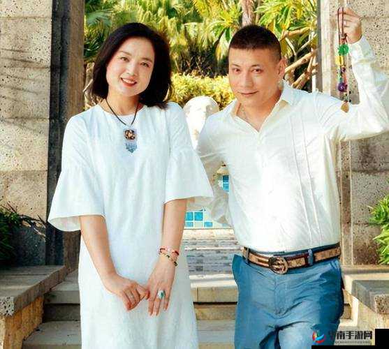 雪花的婚姻状况如何？她和男友的感情稳定吗？