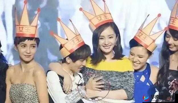 震惊把胸露出来了男人强摸事件引发关注，这到底是怎么回事？