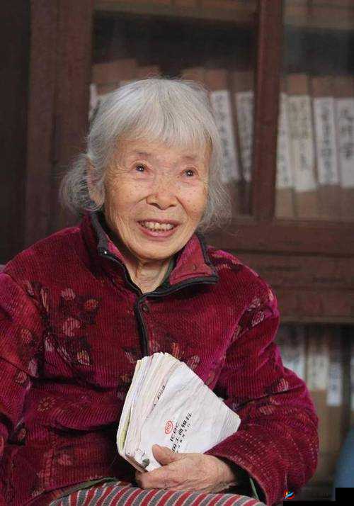 震惊中国老太太为何多毛茸茸？这背后的原因究竟是什么？