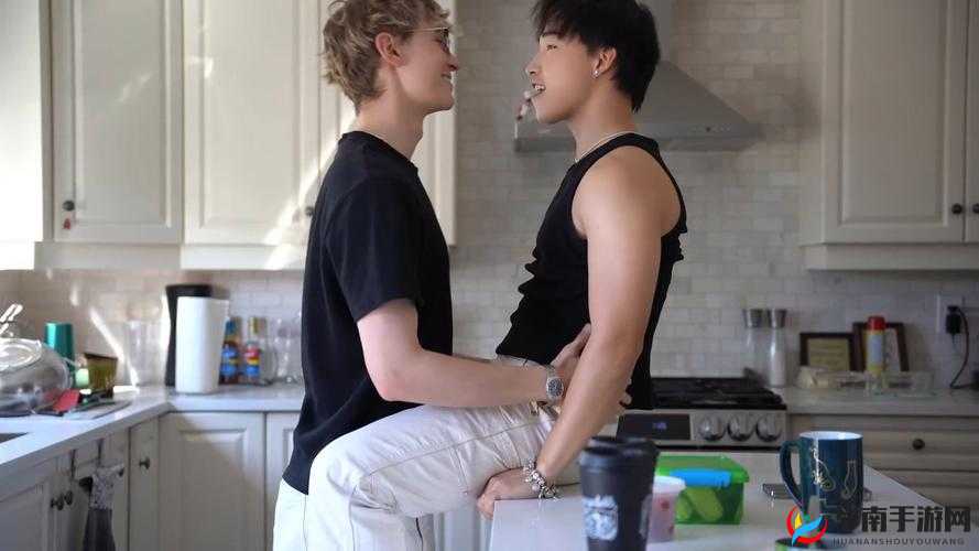 男同野战是一种什么样的体验？Gay 野战需要注意什么？如何避免在野战中感染性病？