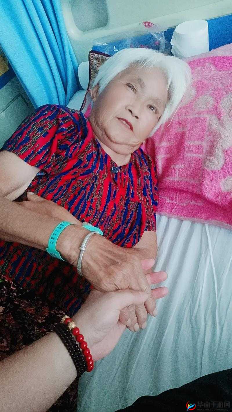 如何评价 Chⅰuese 老太交 grαnnyX？她的视频有什么特点？