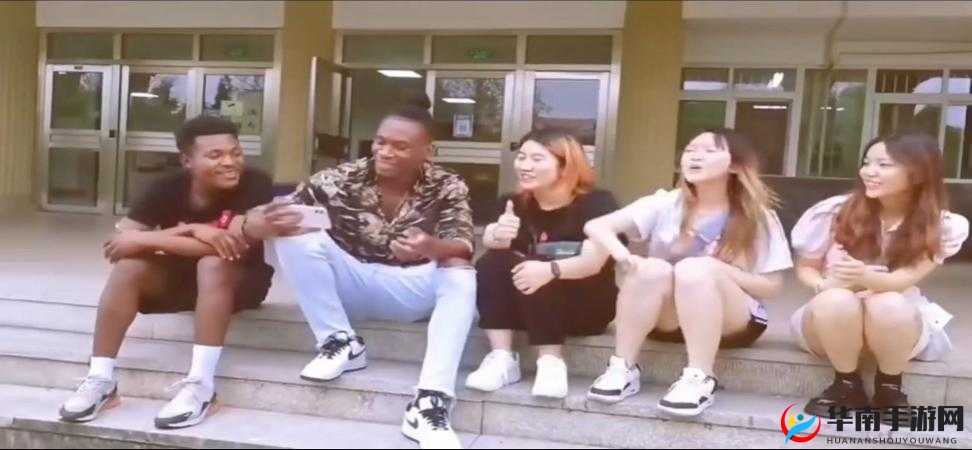 黑人用中国女大学生的真实经历：跨文化交流中的挑战与成长故事